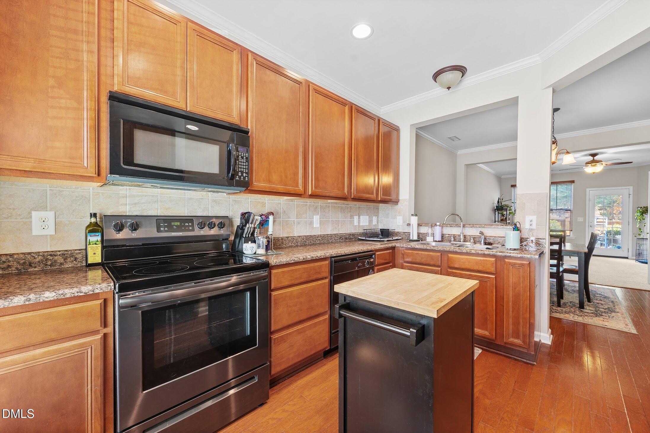 2940 Casona Way Property Photo 12