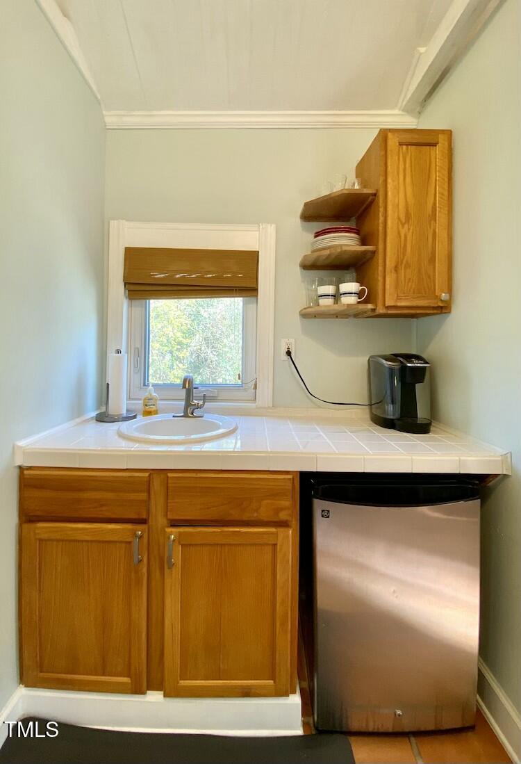 1008 Starlight Drive B Property Photo 9