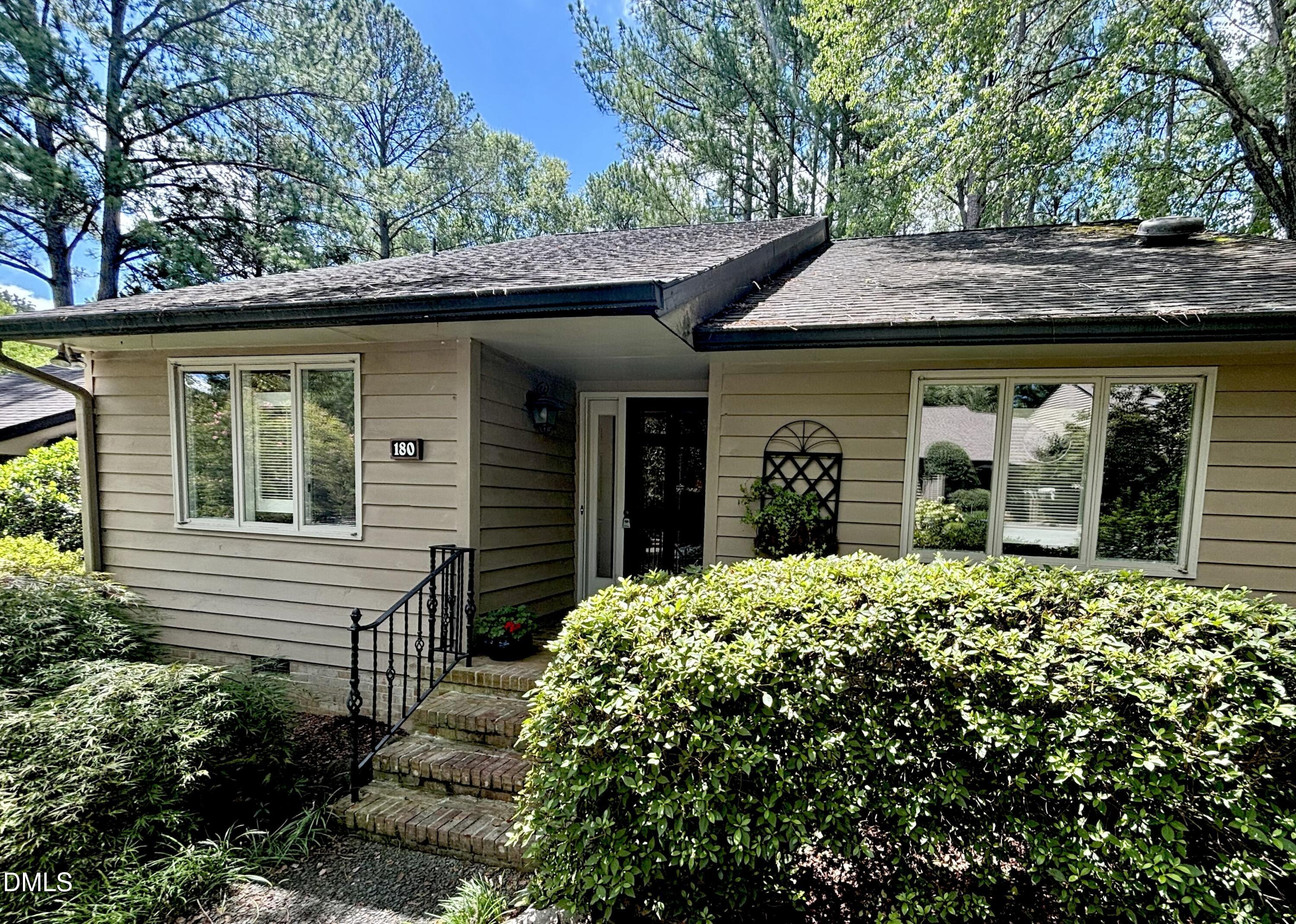 180 Montrose Drive Property Photo 2