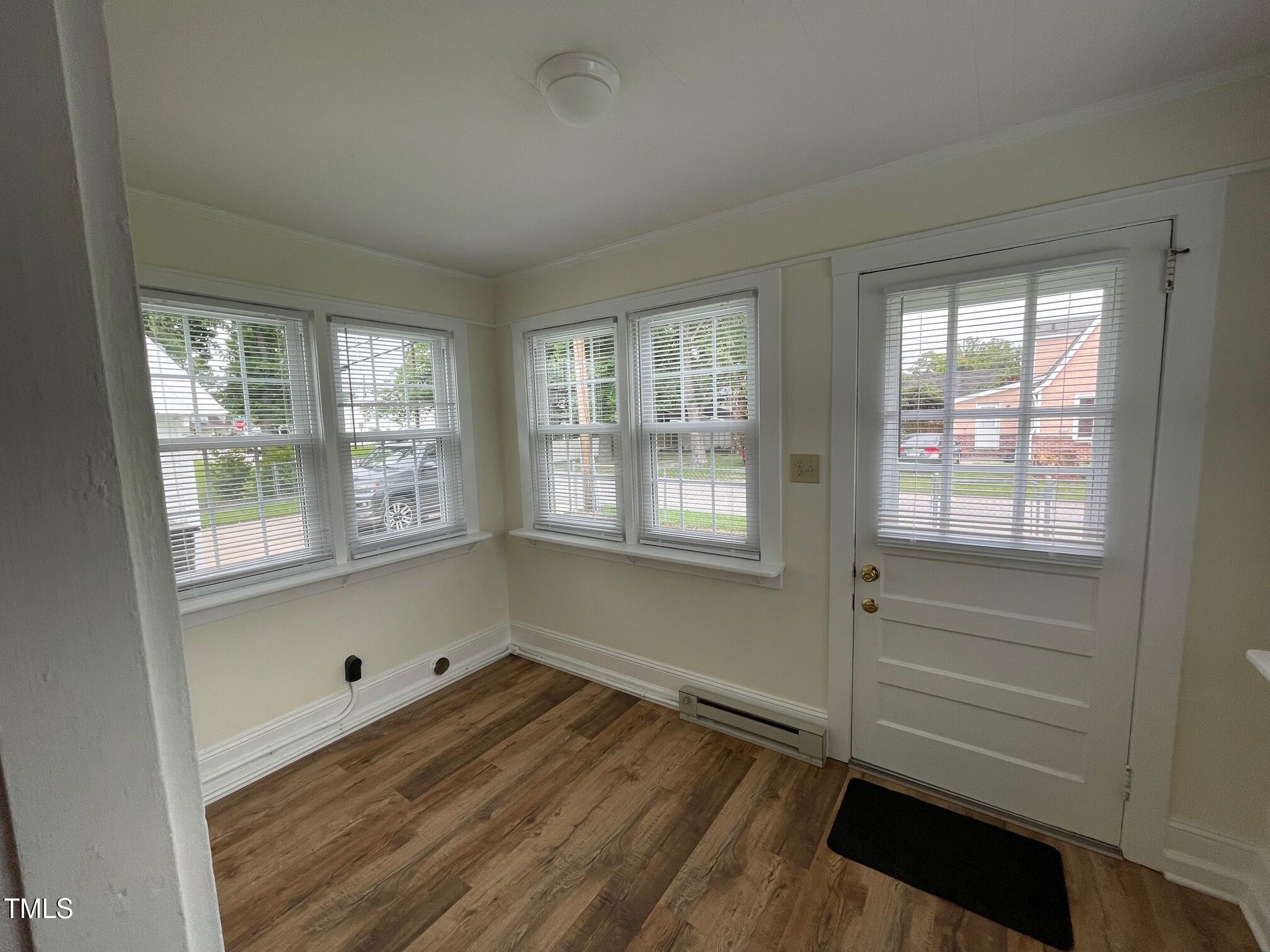 140 S Dunn Street Property Photo 5
