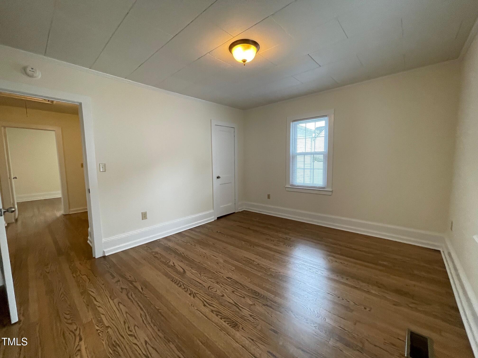 140 S Dunn Street Property Photo 6