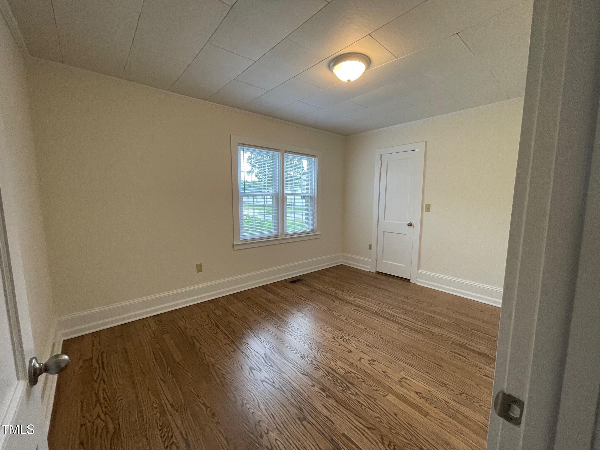 140 S Dunn Street Property Photo 7