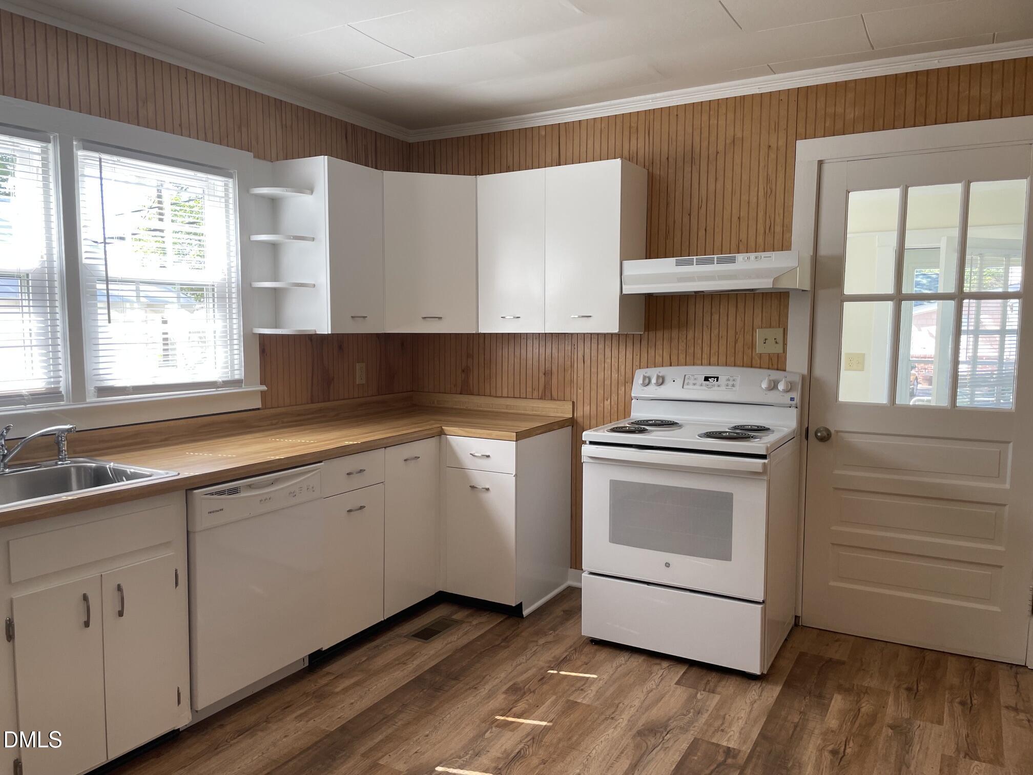 140 S Dunn Street Property Photo 8