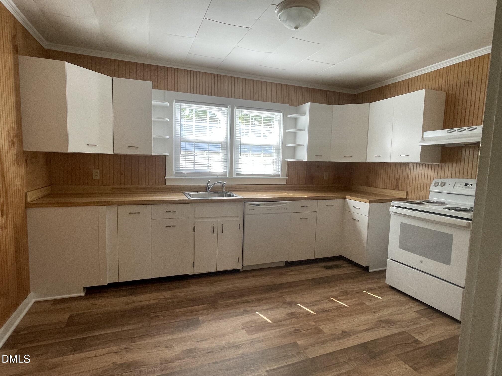 140 S Dunn Street Property Photo 9