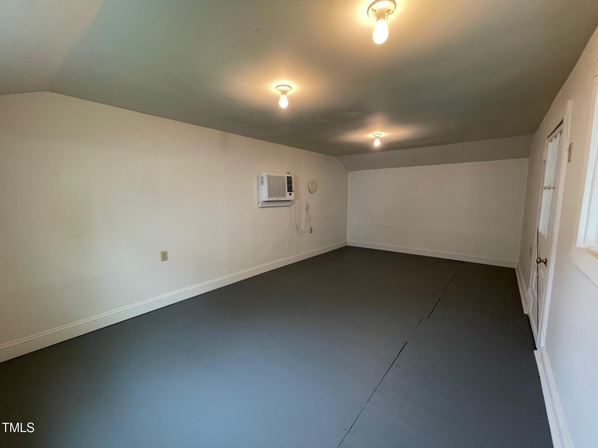 140 S Dunn Street Property Photo 25