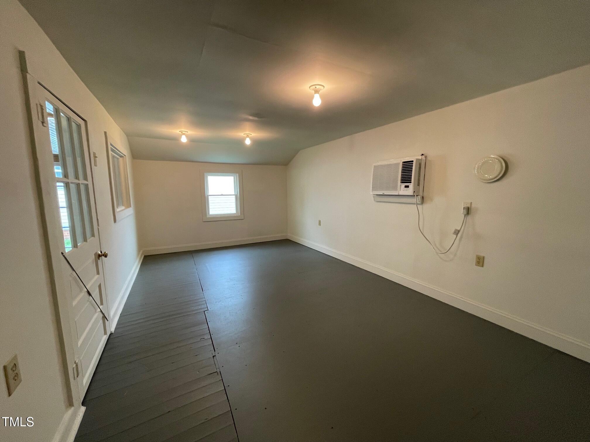 140 S Dunn Street Property Photo 26