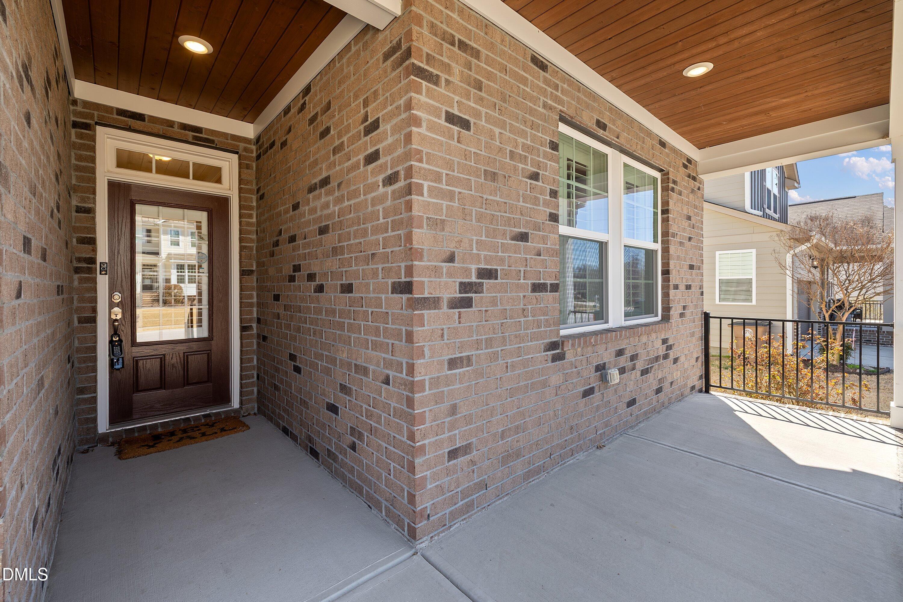 2229 Longmont Drive Property Photo 5