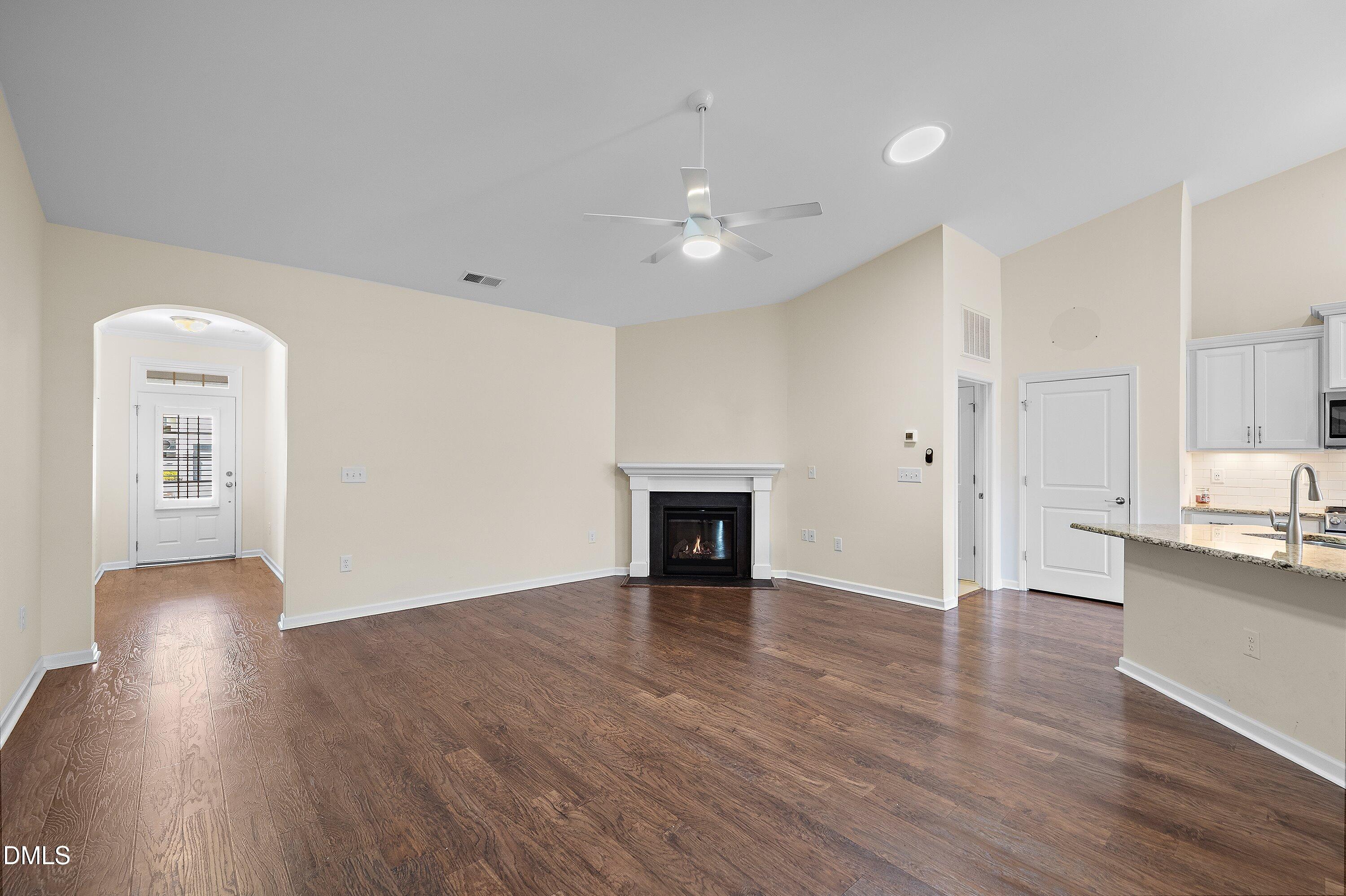 2229 Longmont Drive Property Photo 7