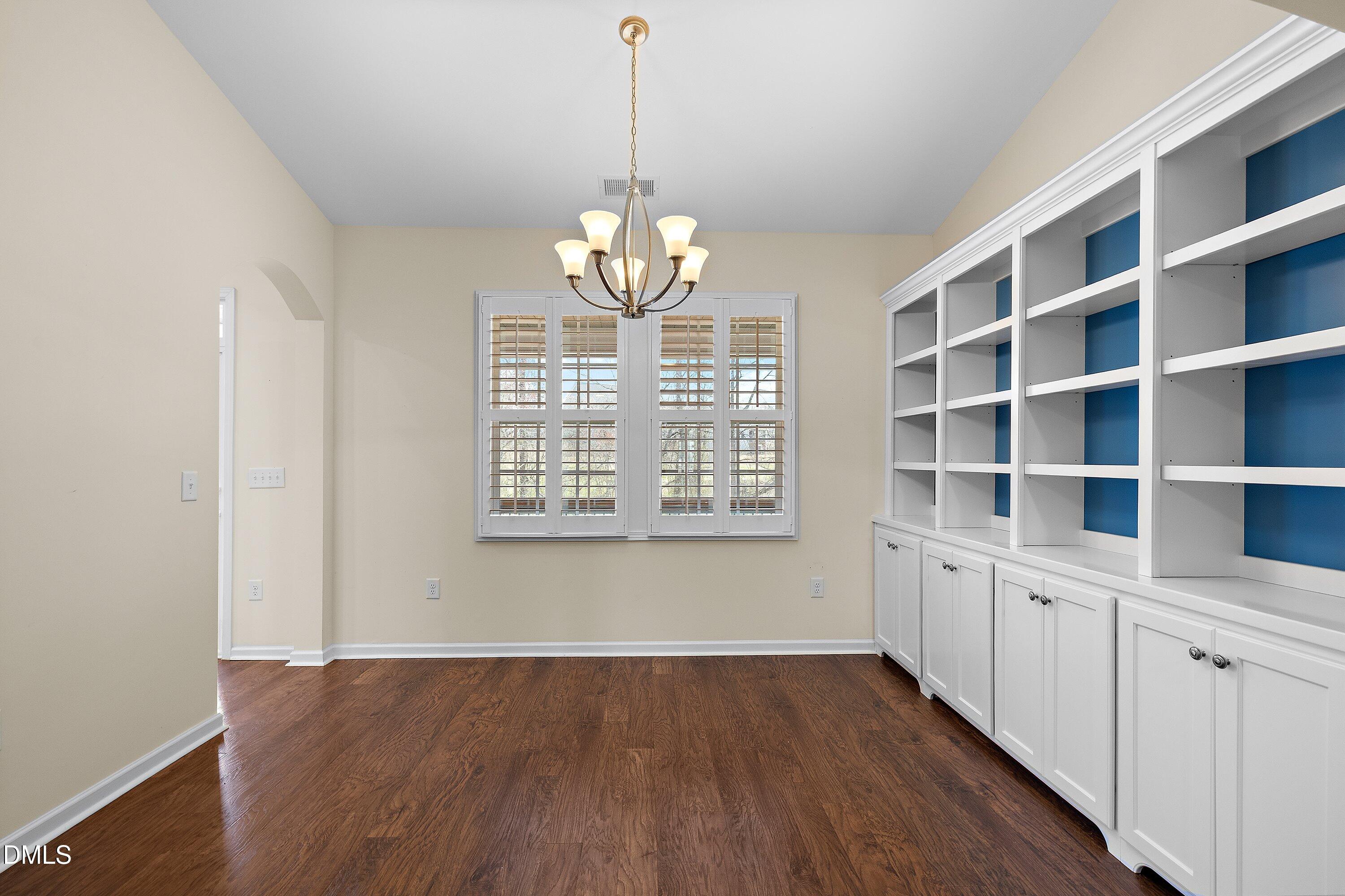 2229 Longmont Drive Property Photo 11