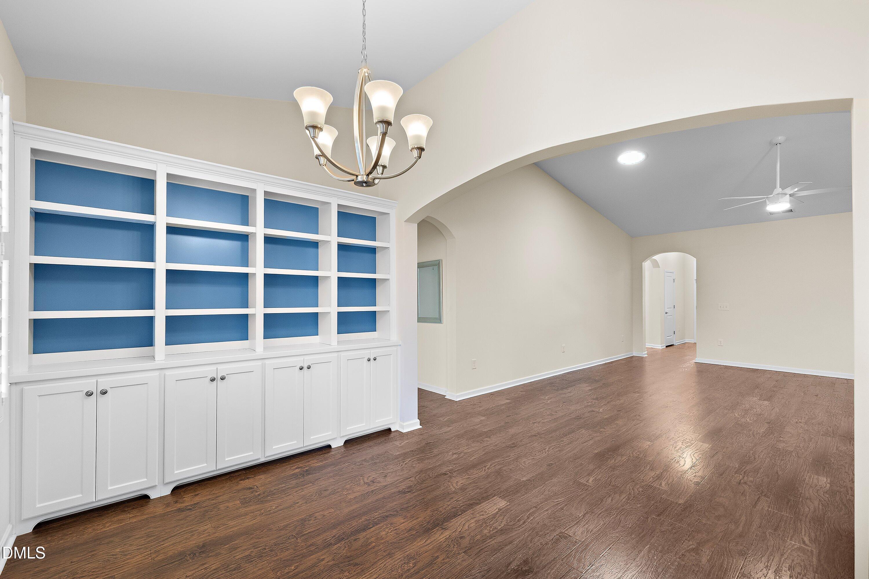 2229 Longmont Drive Property Photo 13