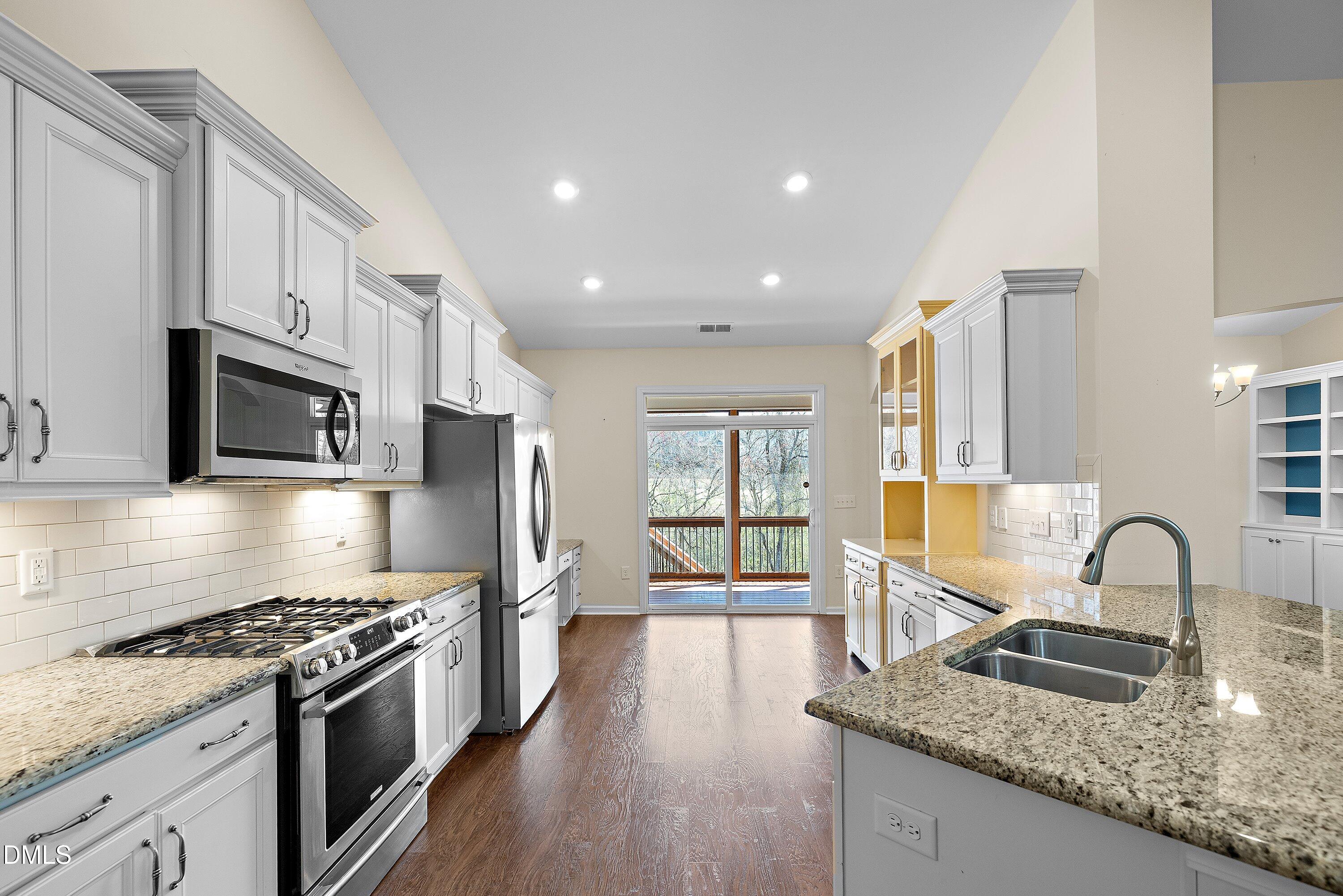 2229 Longmont Drive Property Photo 19