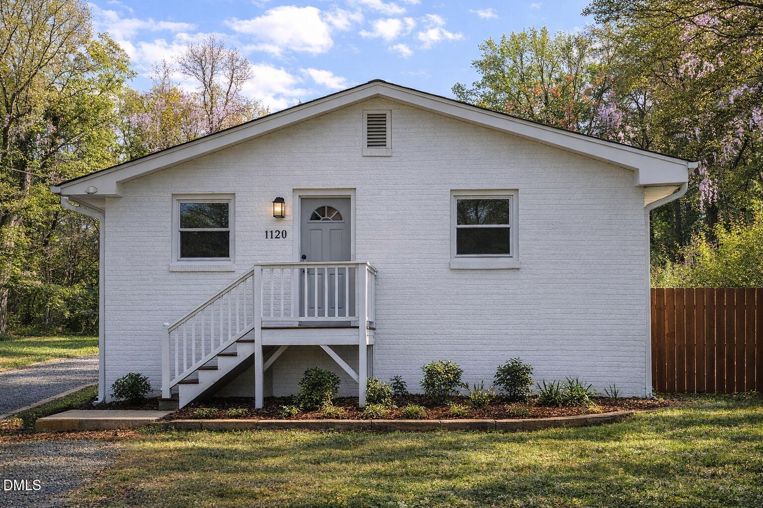 1120 Drew Street Property Photo 1