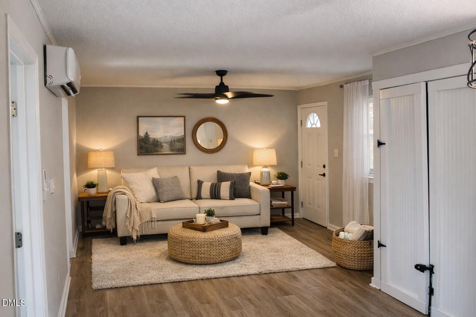1120 Drew Street Property Photo 6