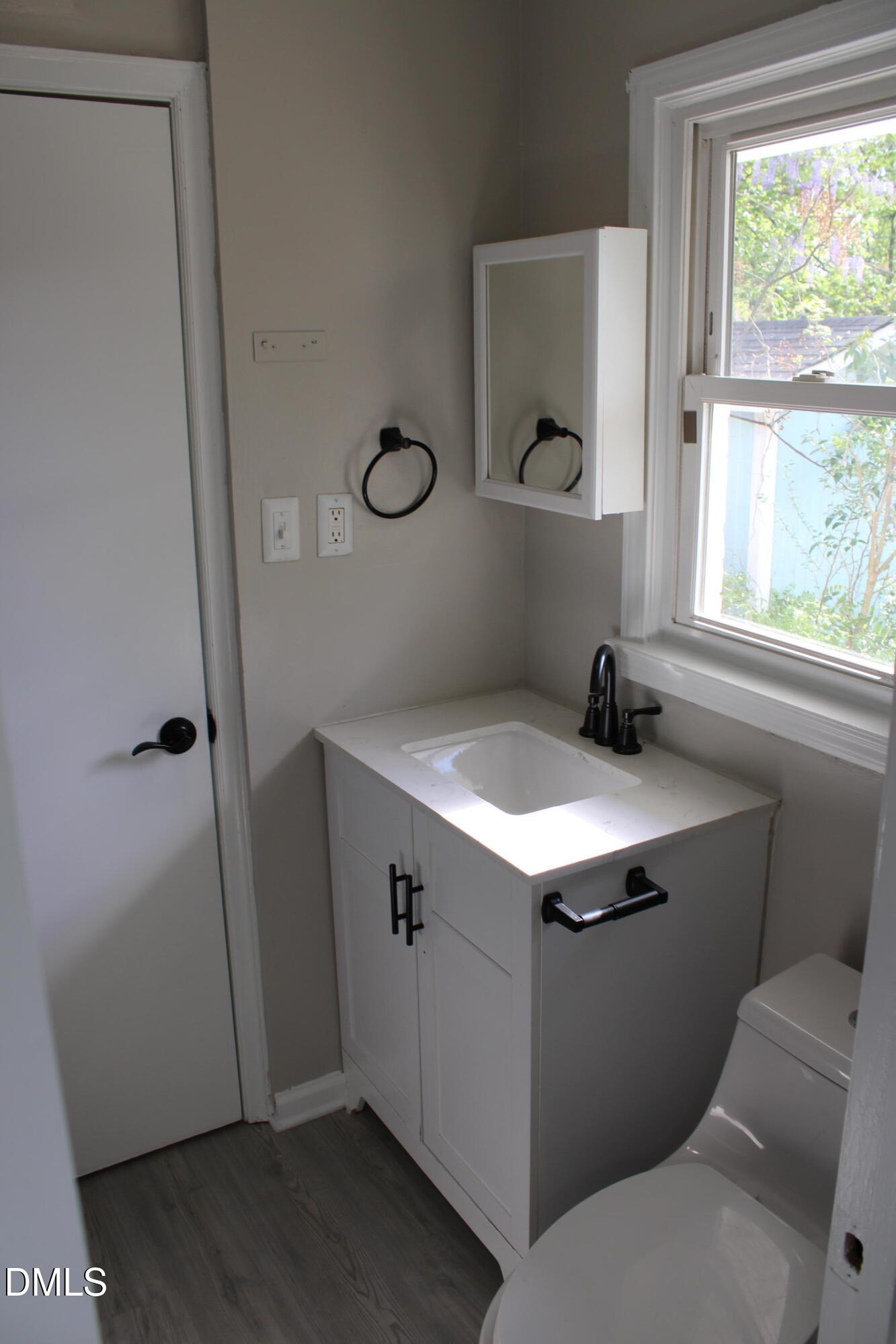 1120 Drew Street Property Photo 15