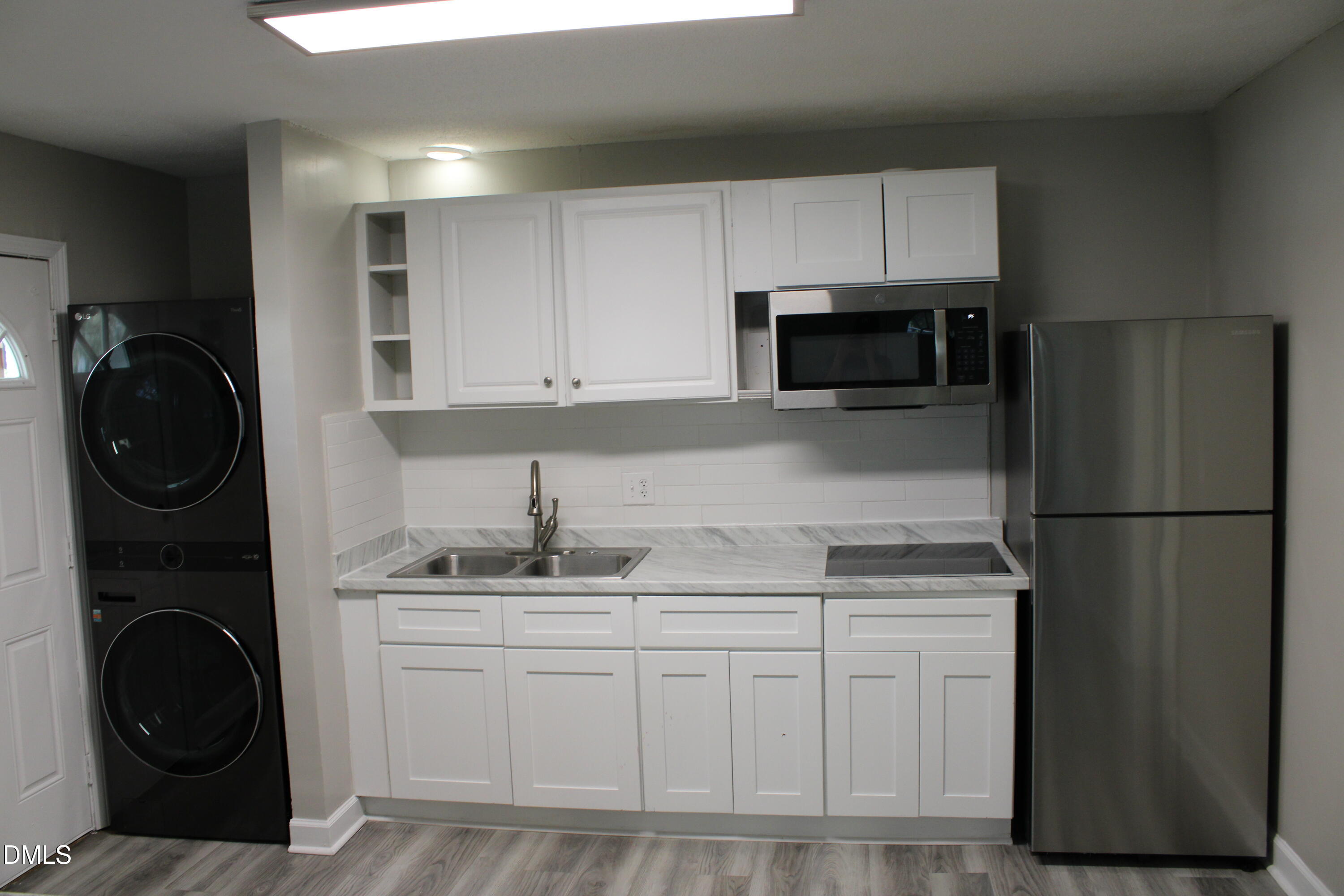 1120 Drew Street Property Photo 19