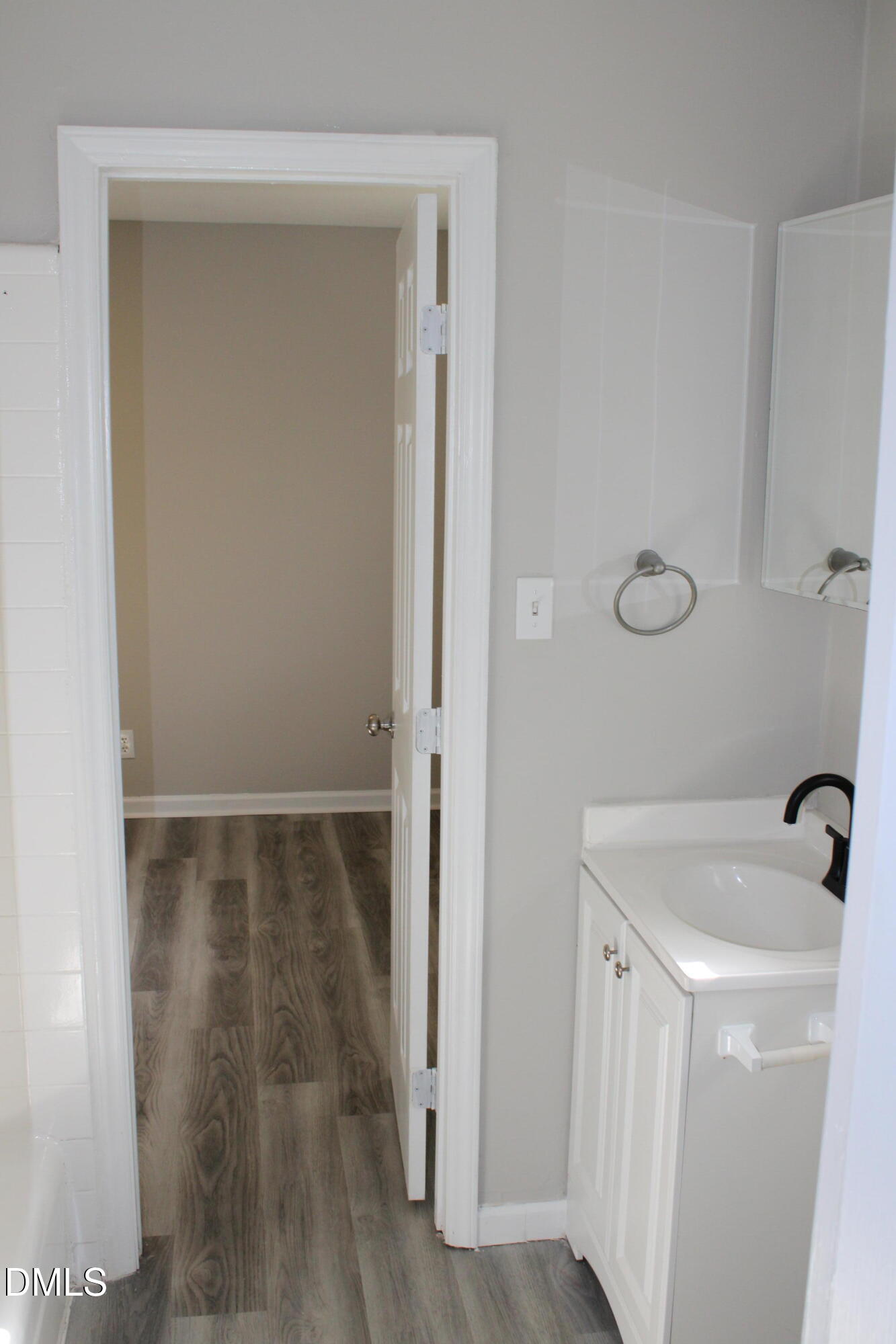 1120 Drew Street Property Photo 28