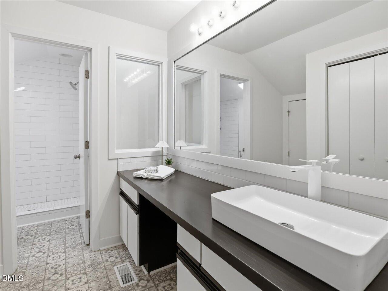 13 Vauxhall Place Property Photo 44
