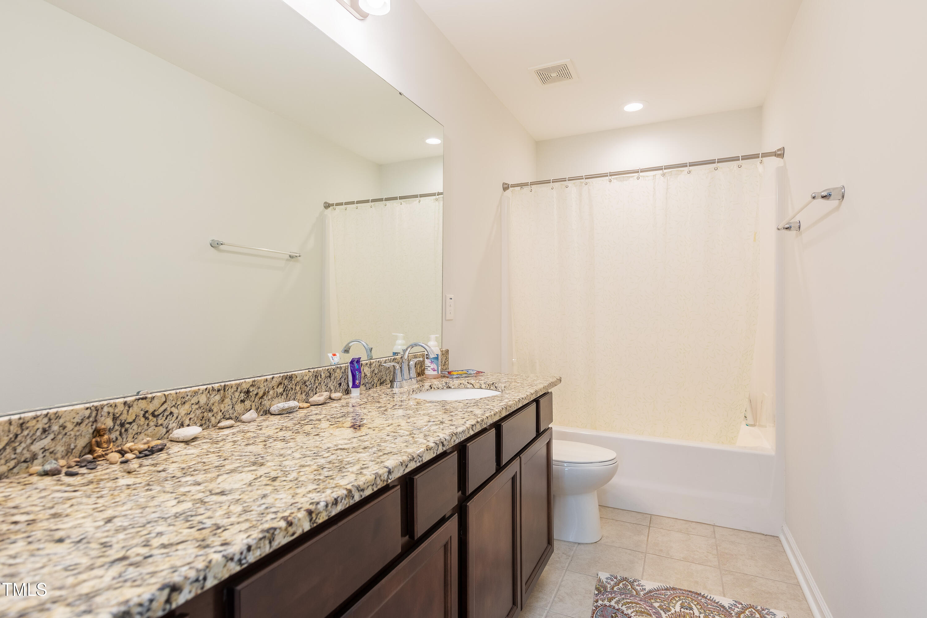 2011 Magnolia Tree Lane Property Photo 24