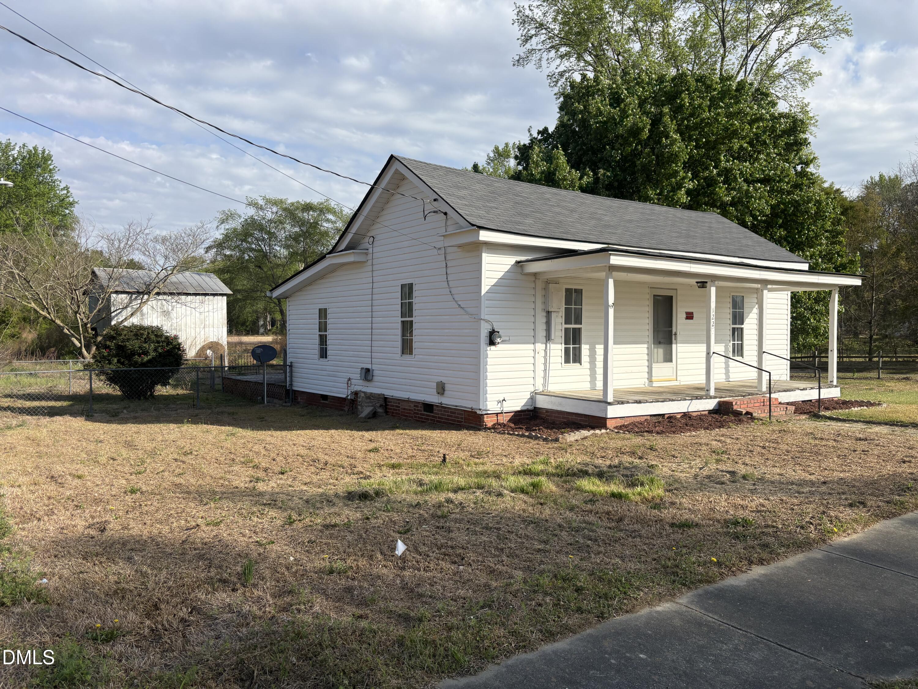 122 E Main Street Property Photo 5