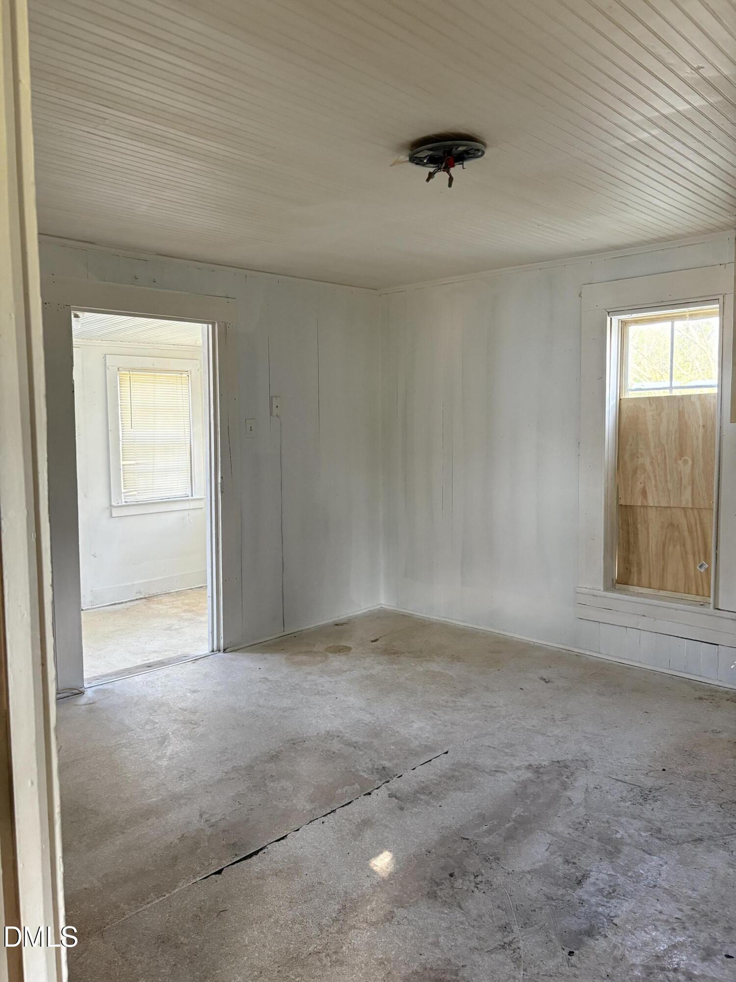 122 E Main Street Property Photo 17