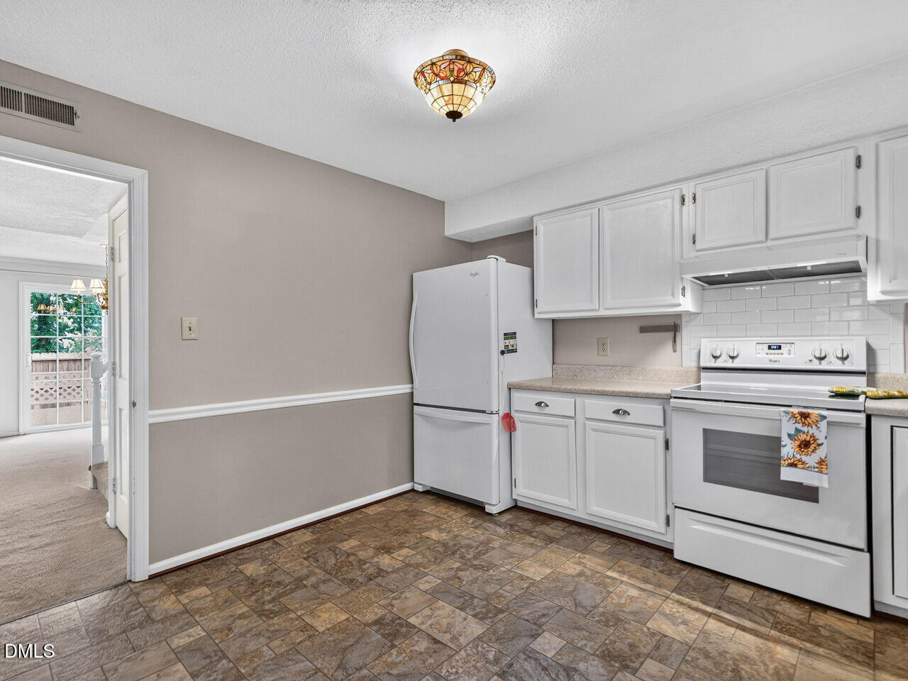 833 Kensington Drive Property Photo 8