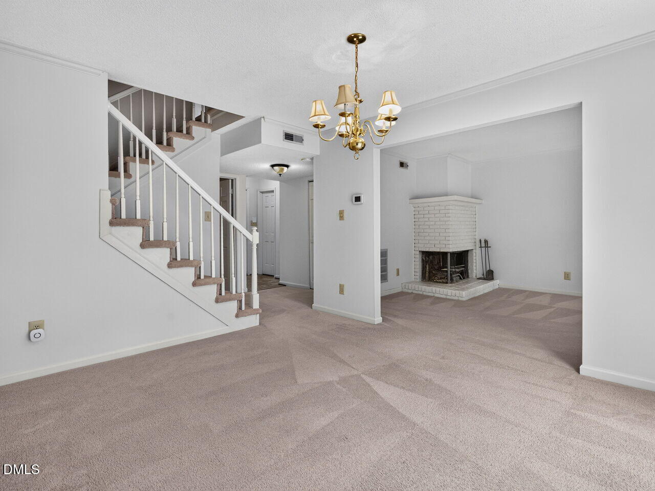 833 Kensington Drive Property Photo 14