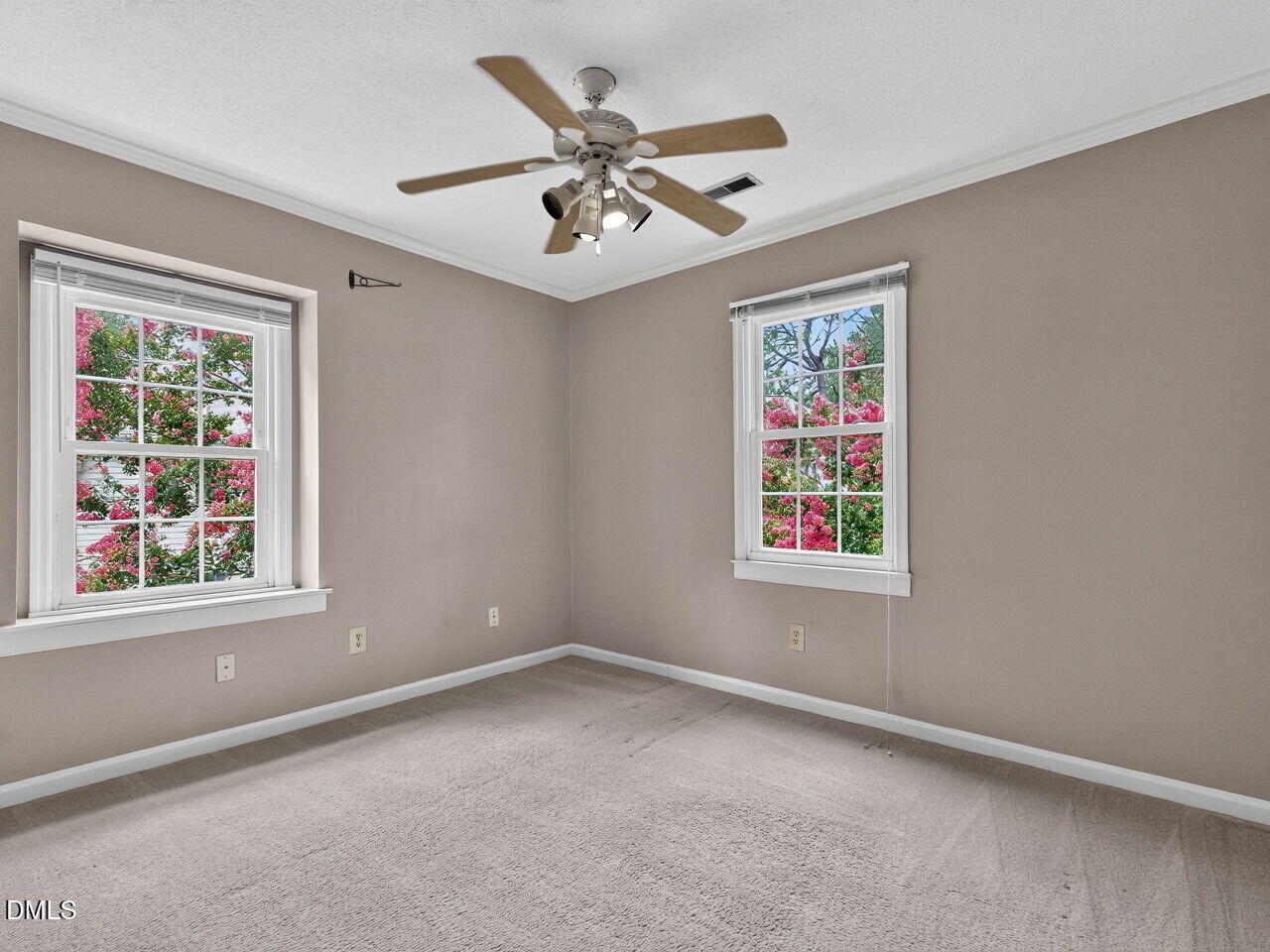 833 Kensington Drive Property Photo 21