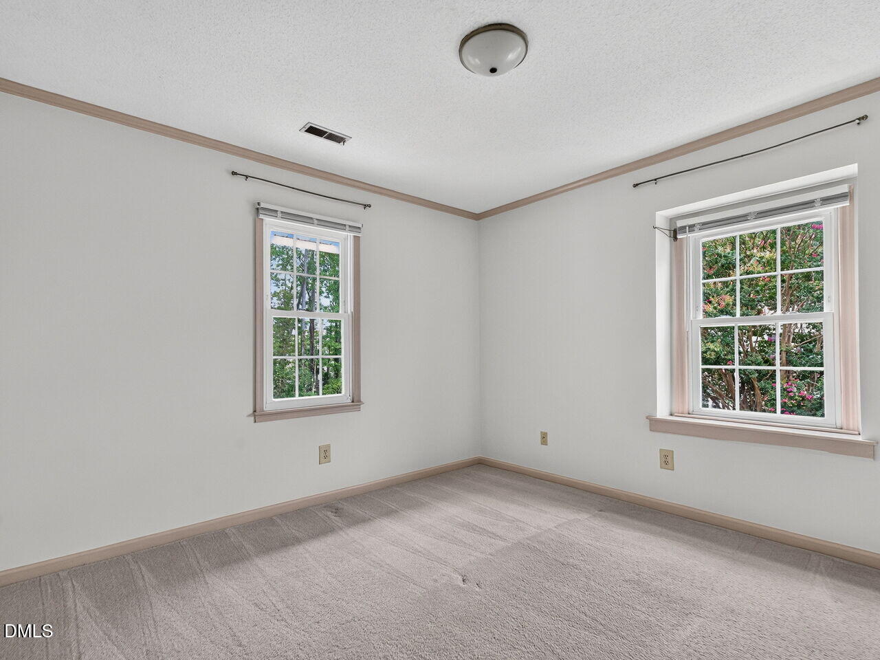 833 Kensington Drive Property Photo 26