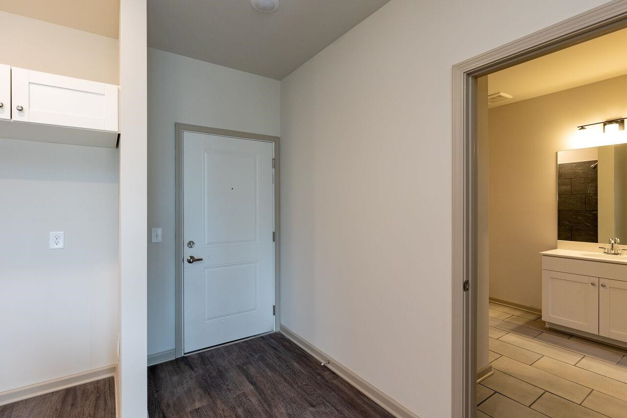 2204 Gathering Square Court Property Photo 5