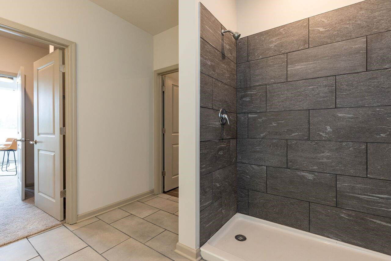 2204 Gathering Square Court Property Photo 22