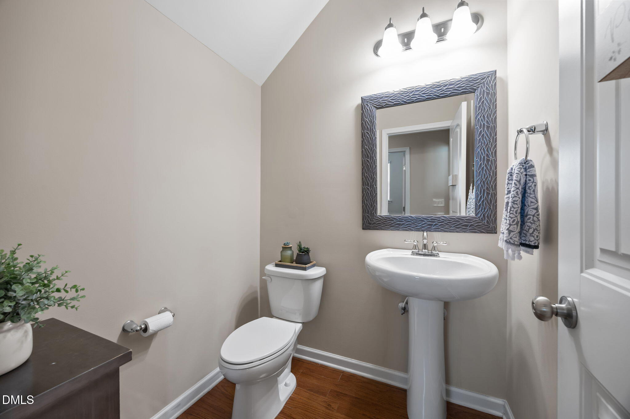 5049 Jelynn Street Property Photo 21