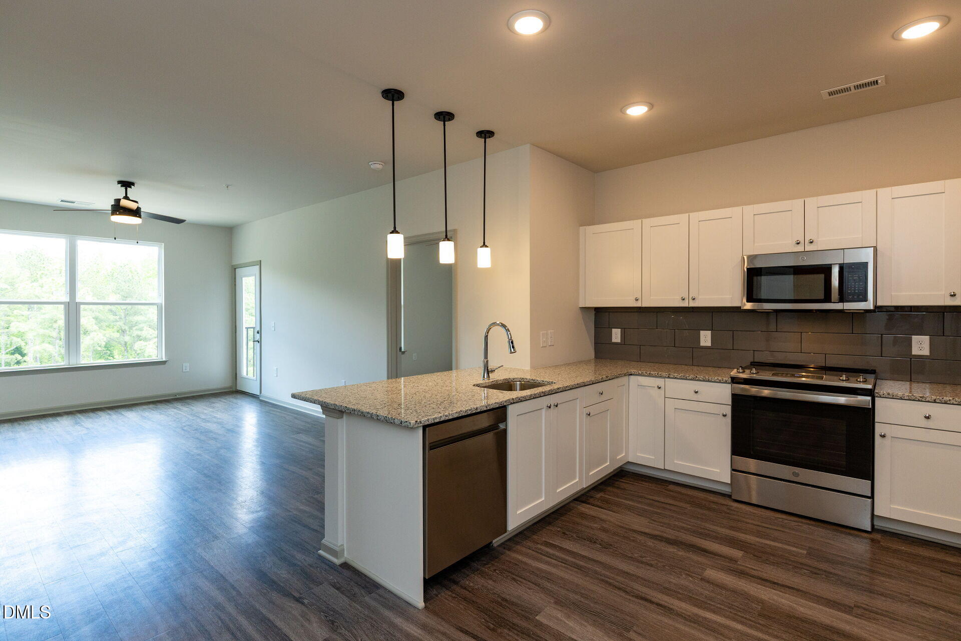 2418 Gathering Square Court Property Photo 6