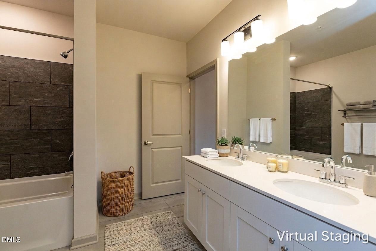 2418 Gathering Square Court Property Photo 9