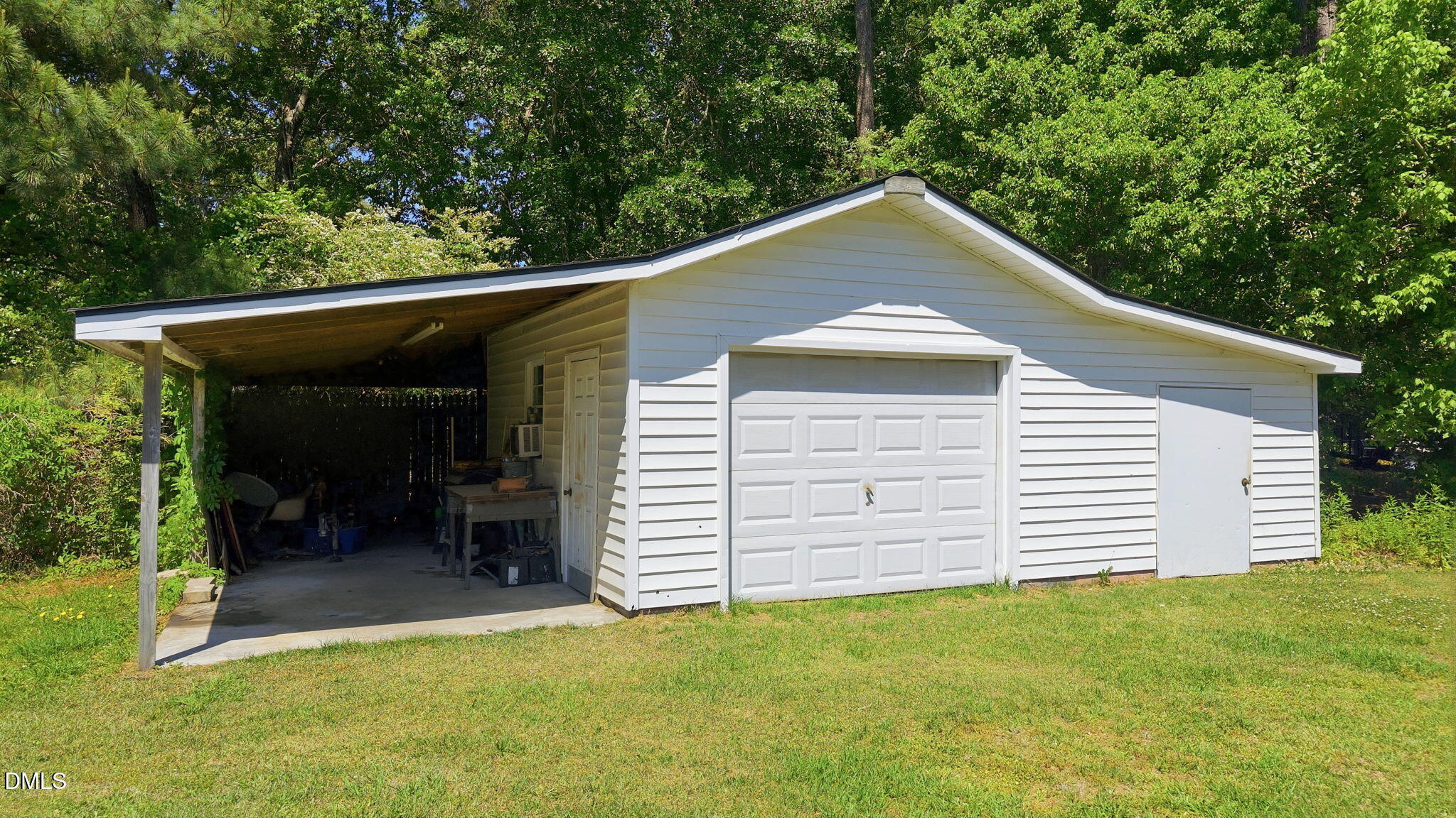 101 Leon Drive Property Photo 4