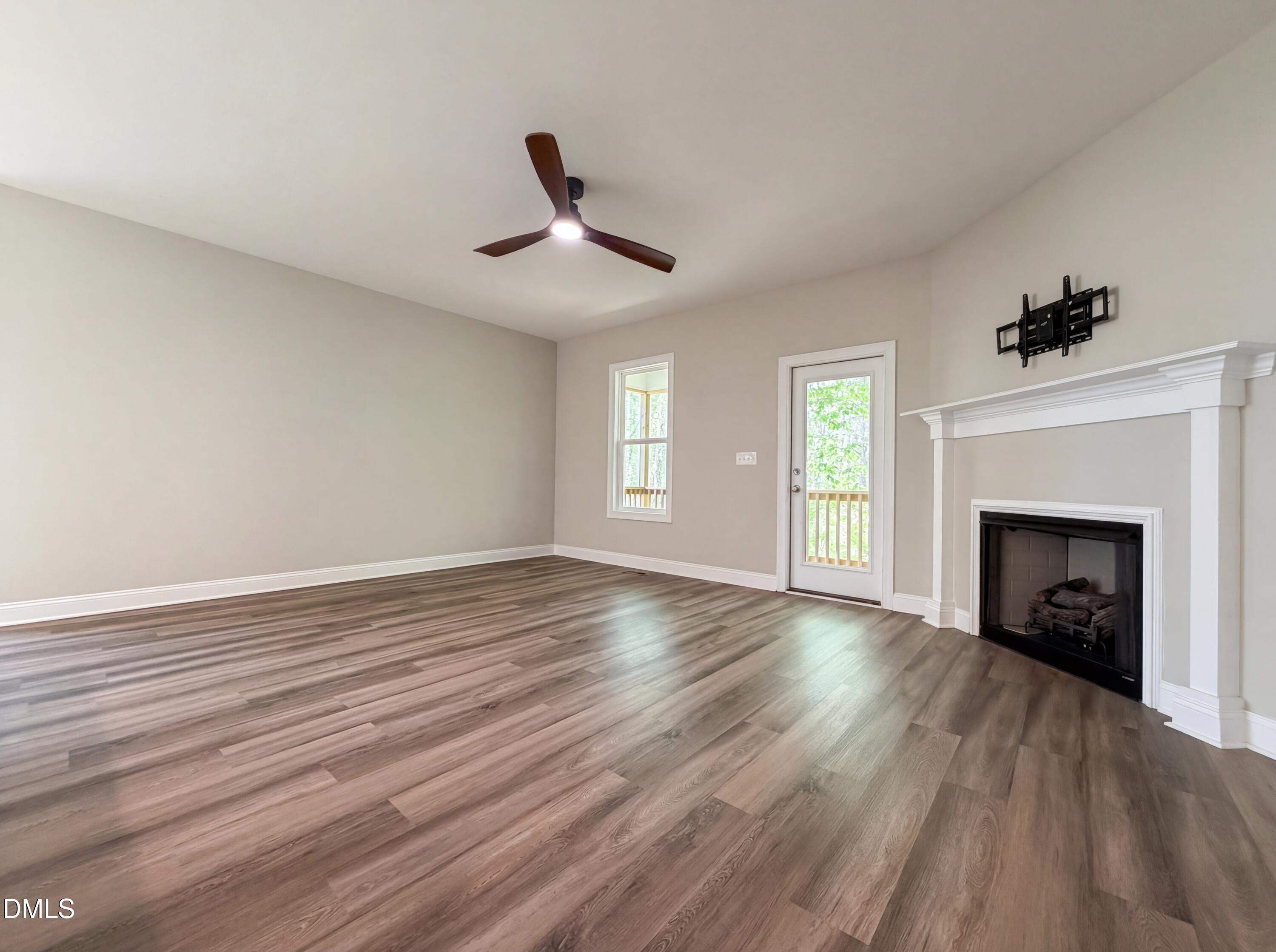 903 Long Avenue Property Photo 3