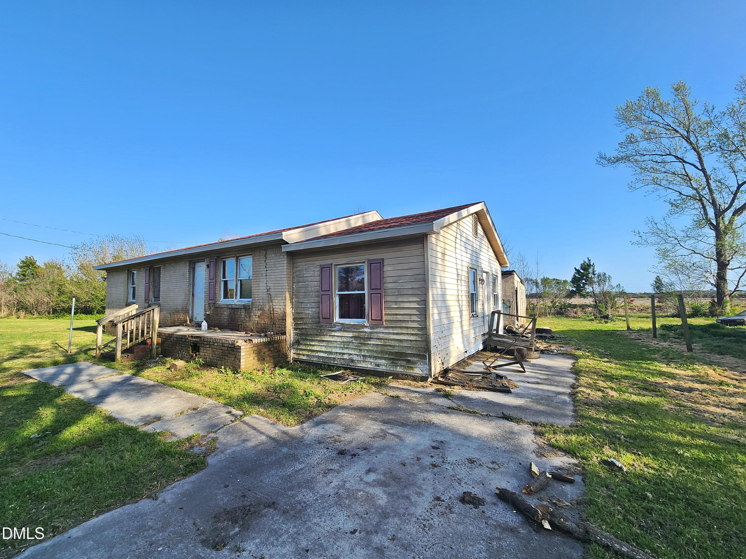 1729 Swamp Road Property Photo 9