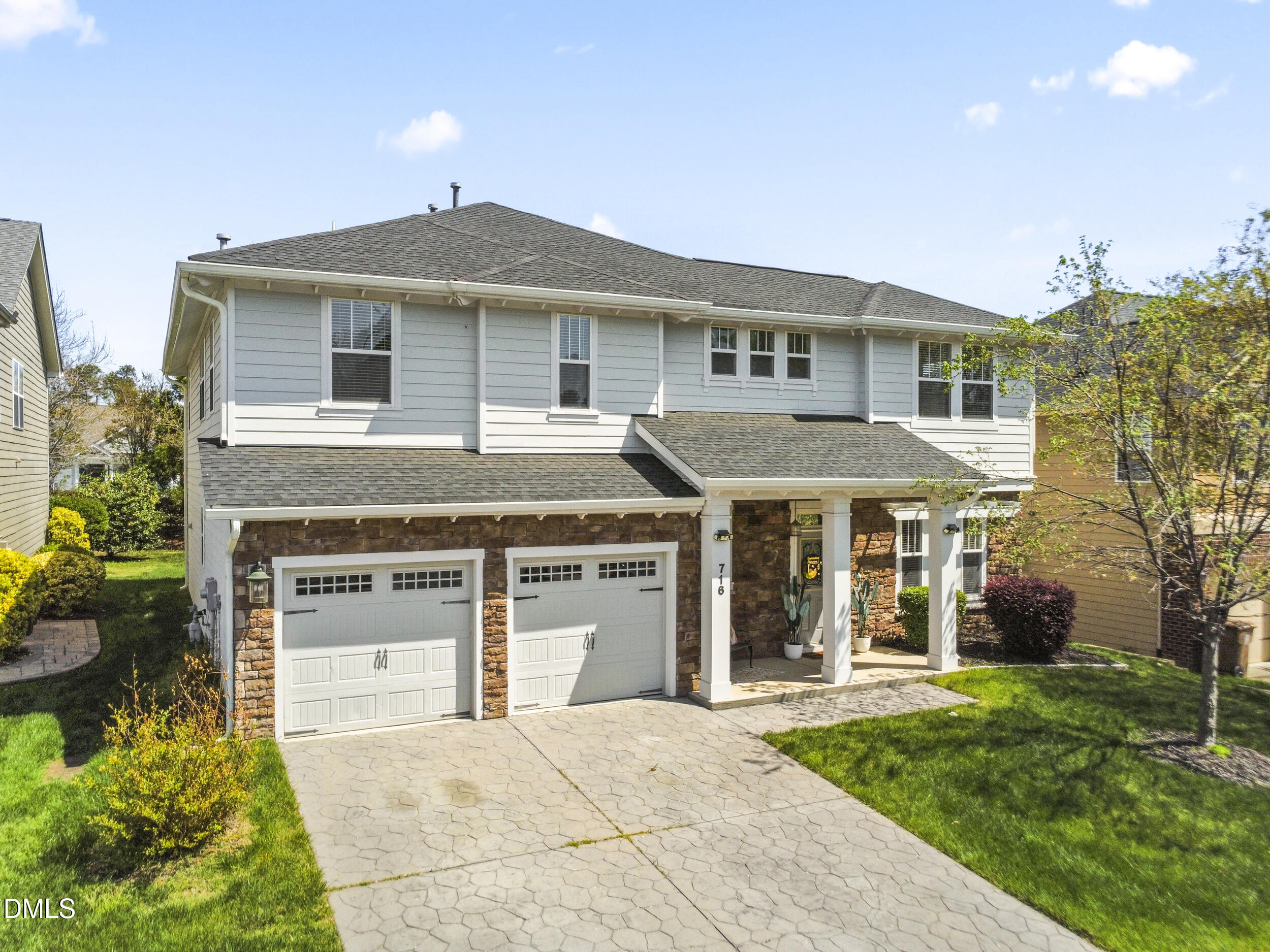 716 Pierside Drive Property Photo 2