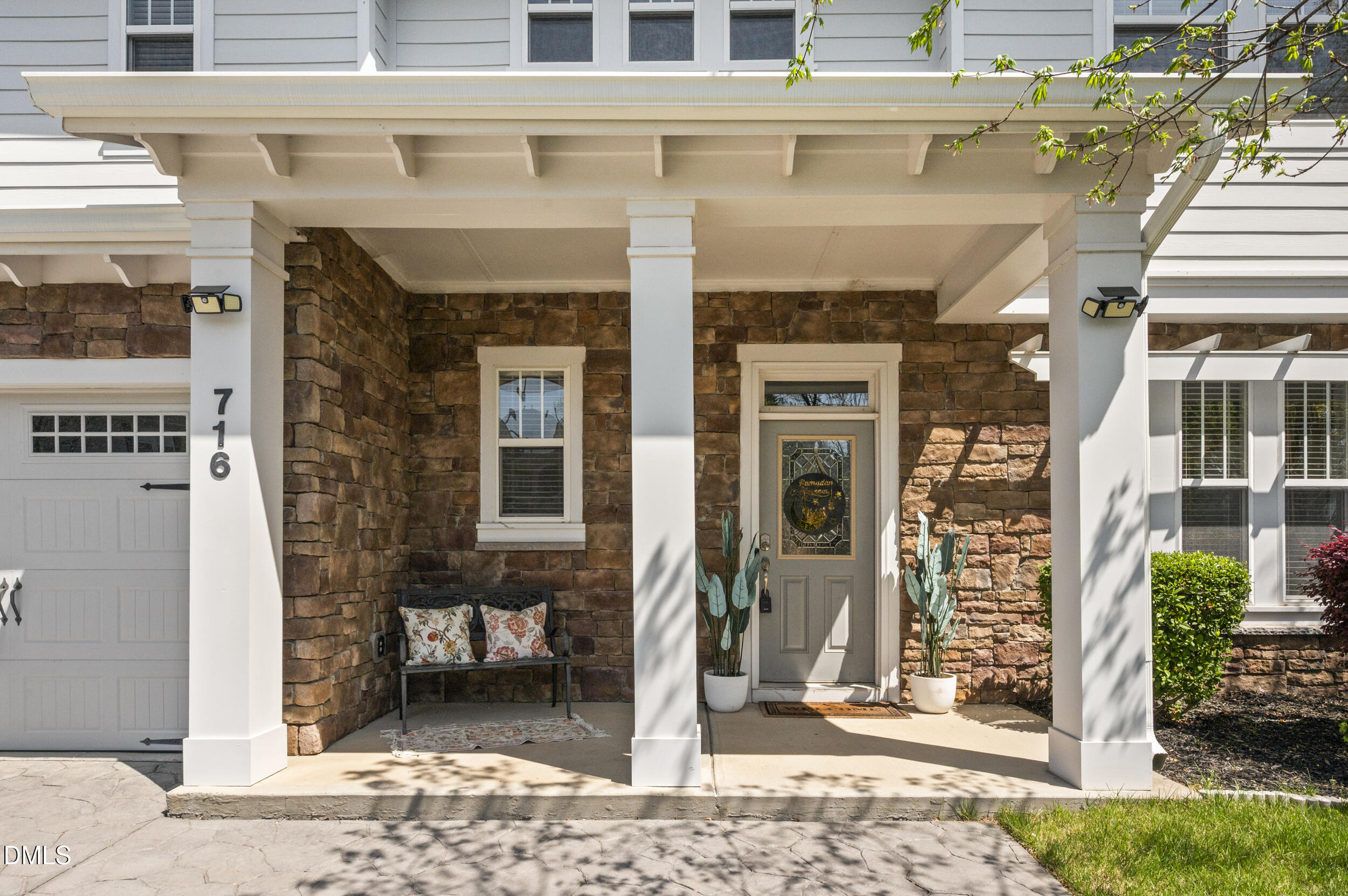 716 Pierside Drive Property Photo 4