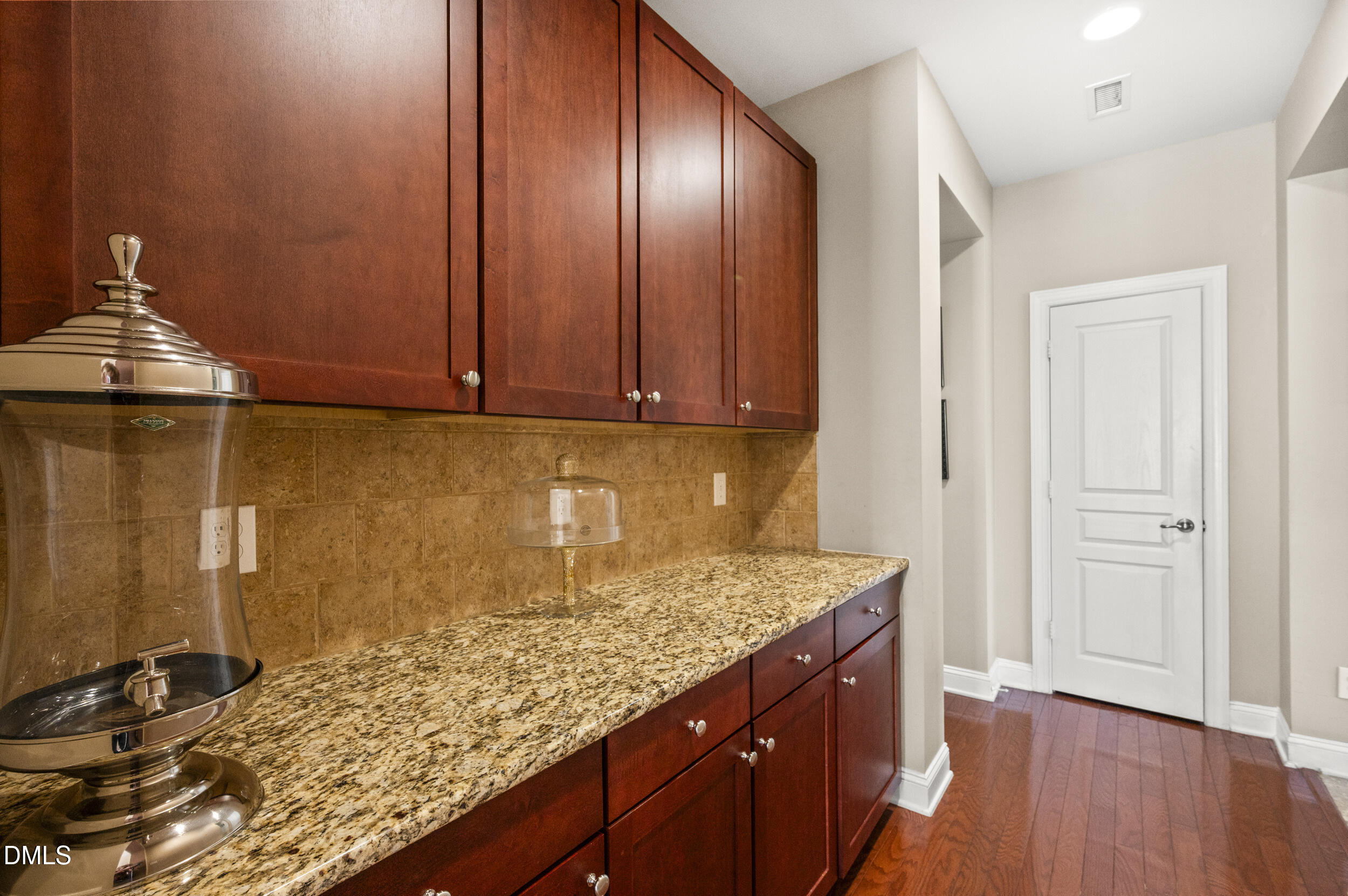 716 Pierside Drive Property Photo 11