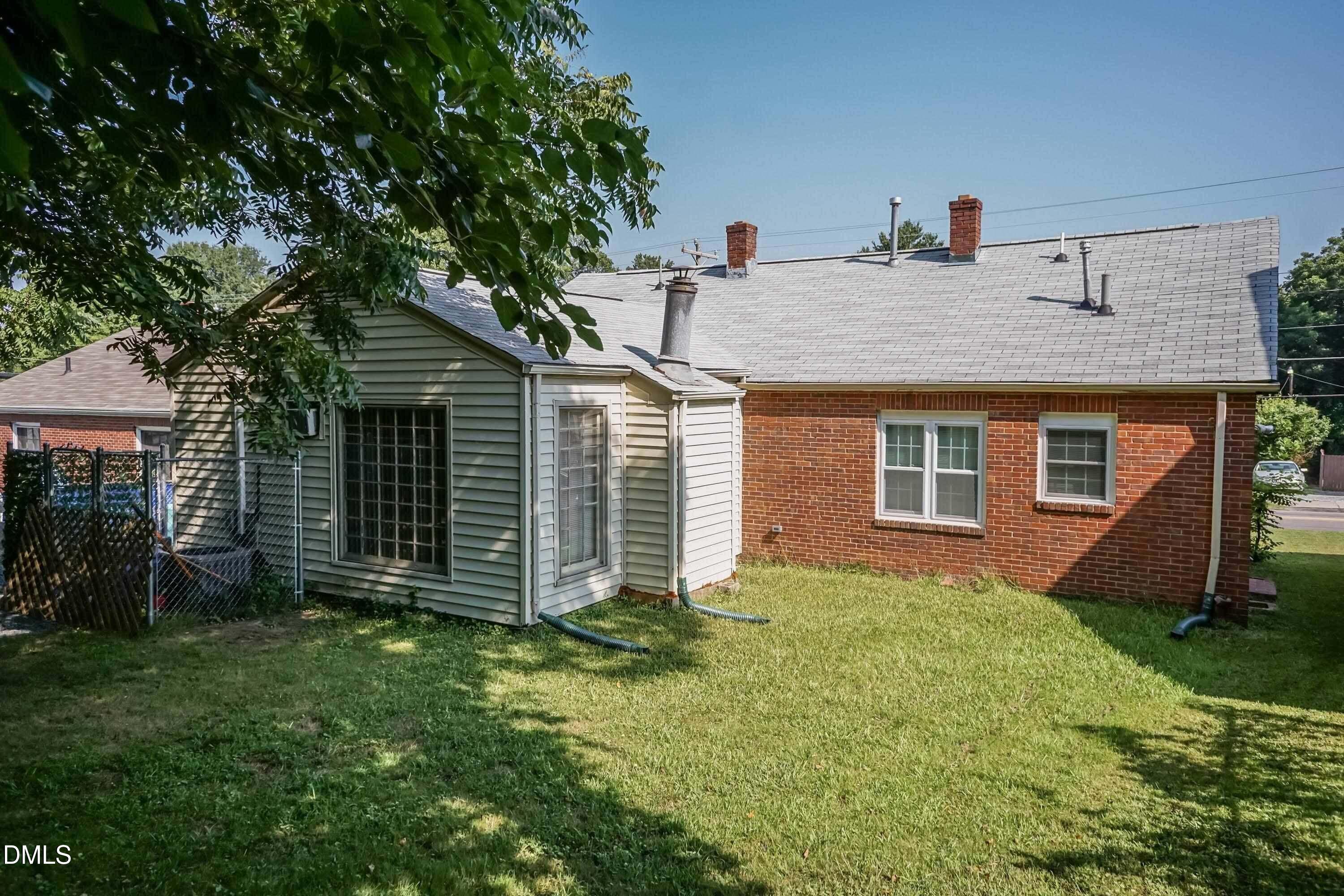1304 Holloway Street Property Photo 4