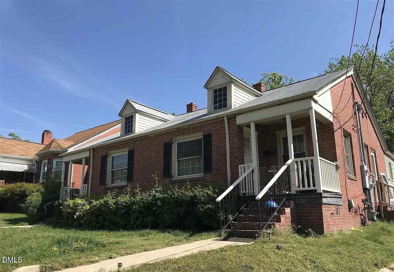 1304 Holloway Street Property Photo 11