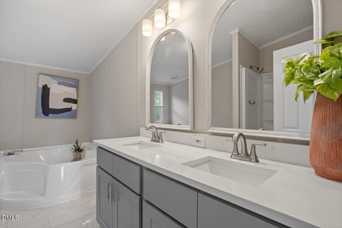 493 Williams Road Property Photo 13