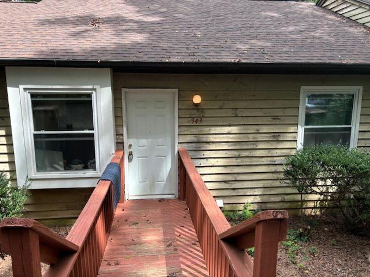 943 W Chatham Street Property Photo 2