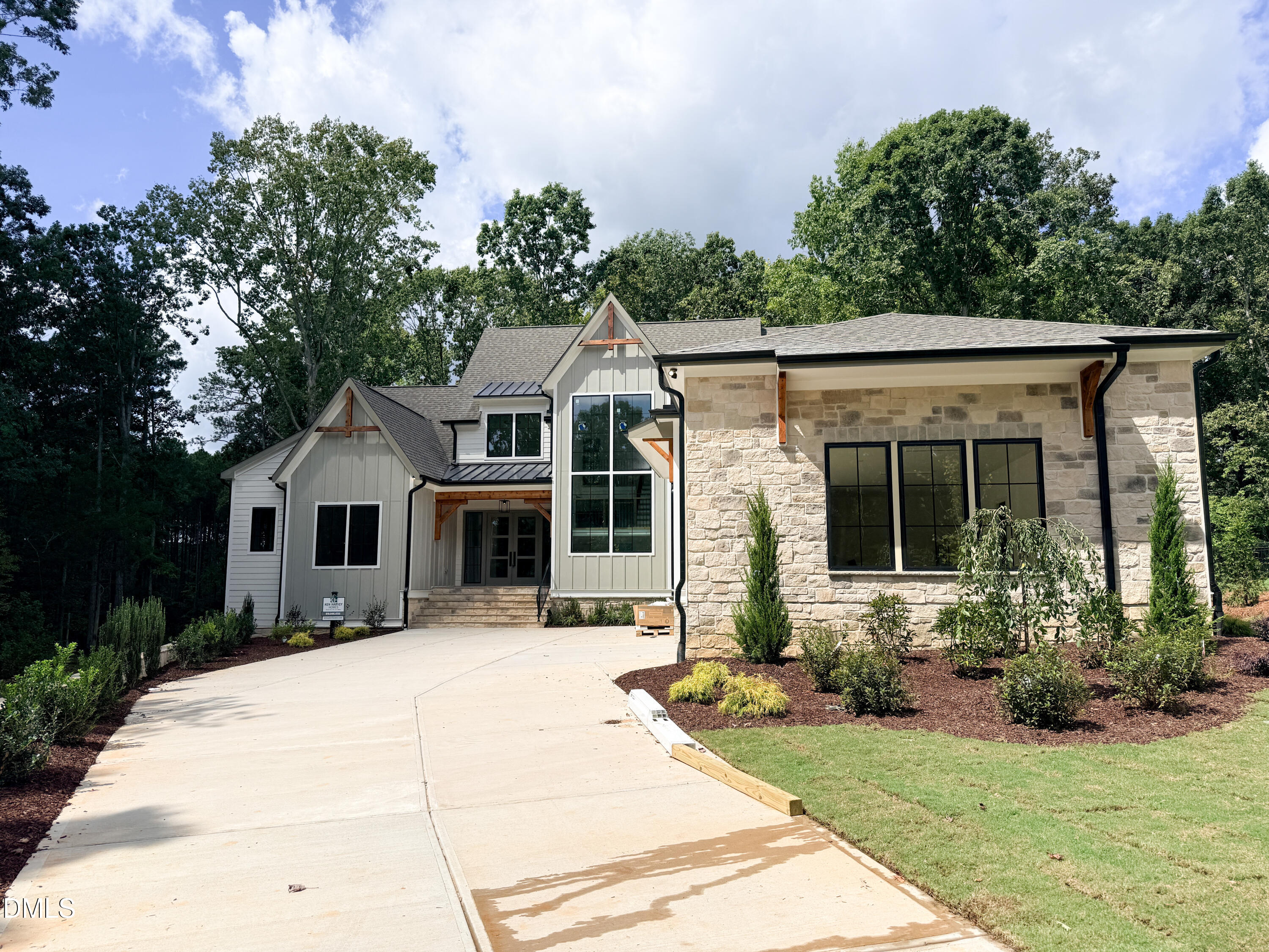 5904 Leone Pride Circle Property Photo 1