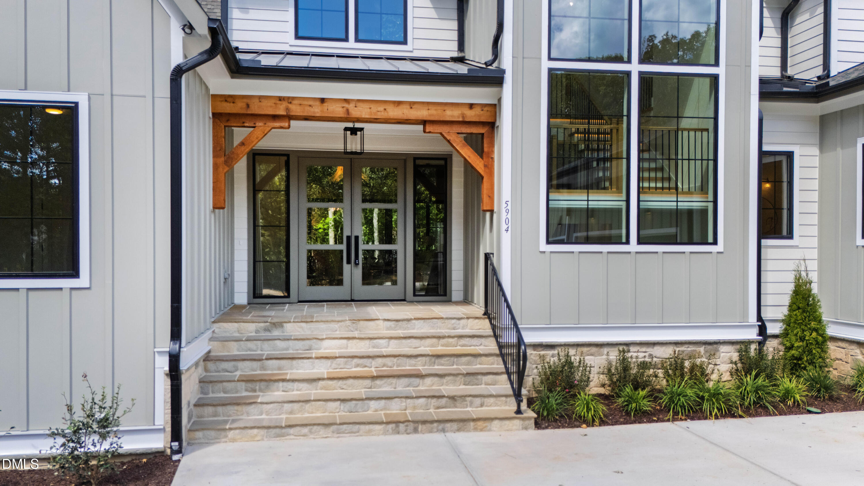 5904 Leone Pride Circle Property Photo 4