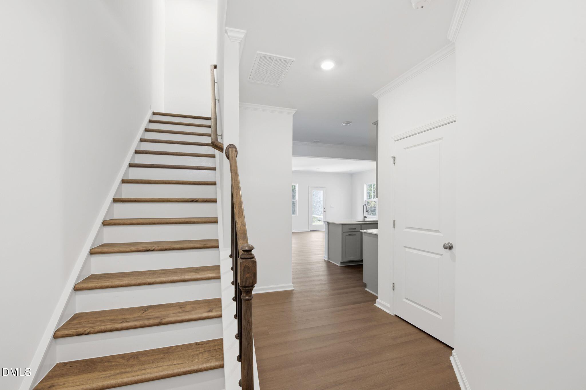 1212 Constellation Circle Property Photo 2