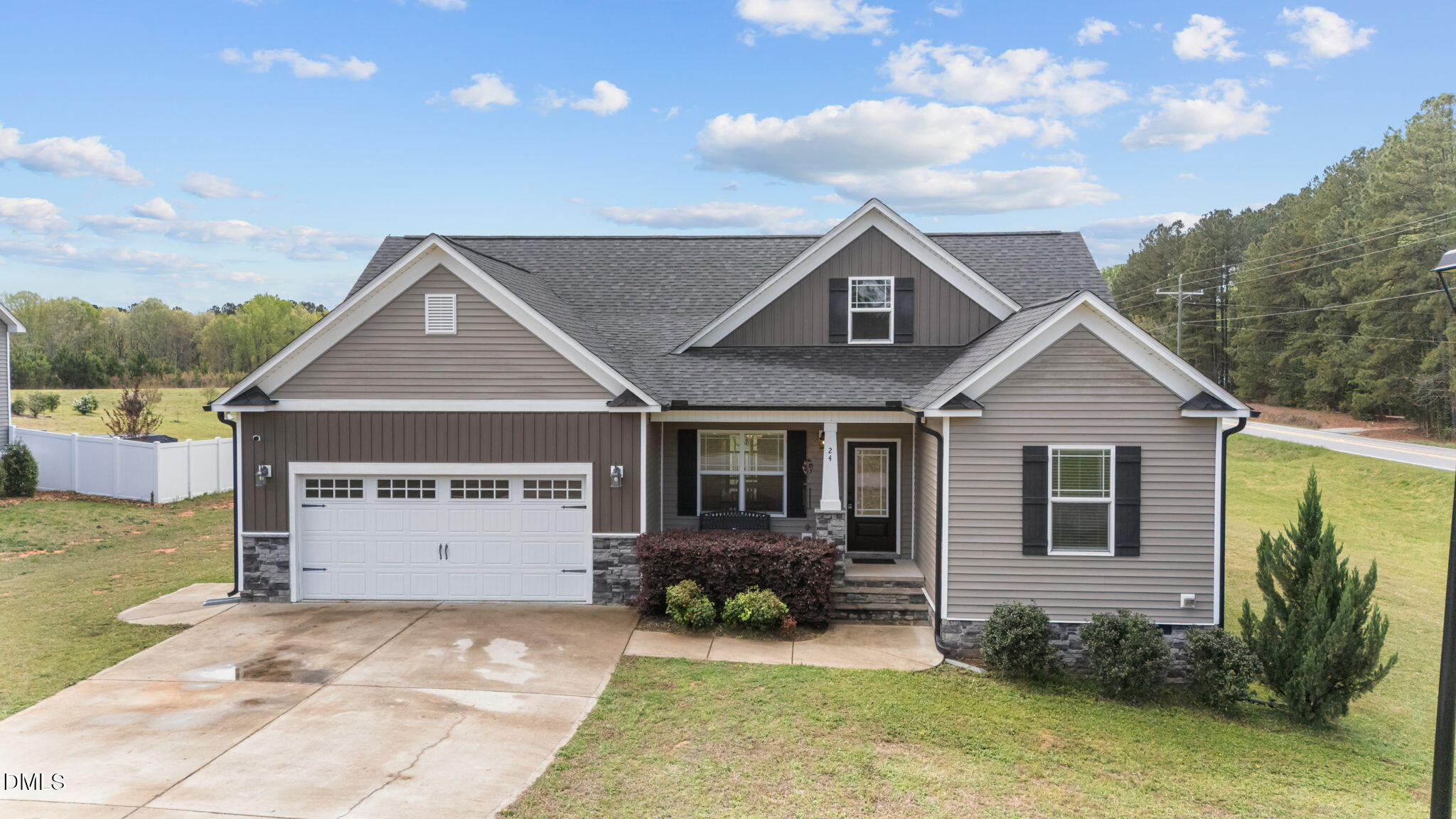 24 Carolina Landing Drive Property Photo 1