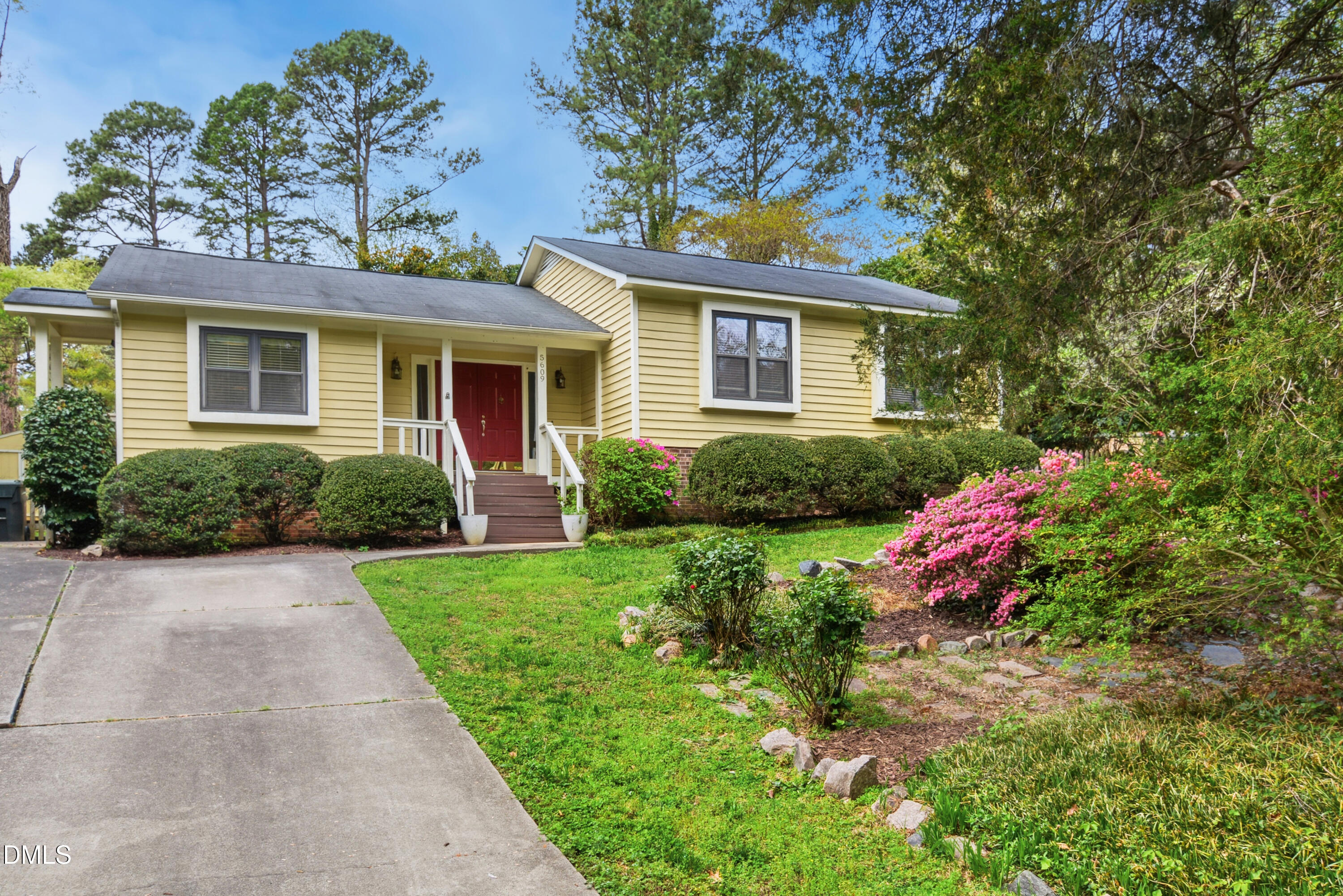 5609 Groomsbridge Court Property Photo 1