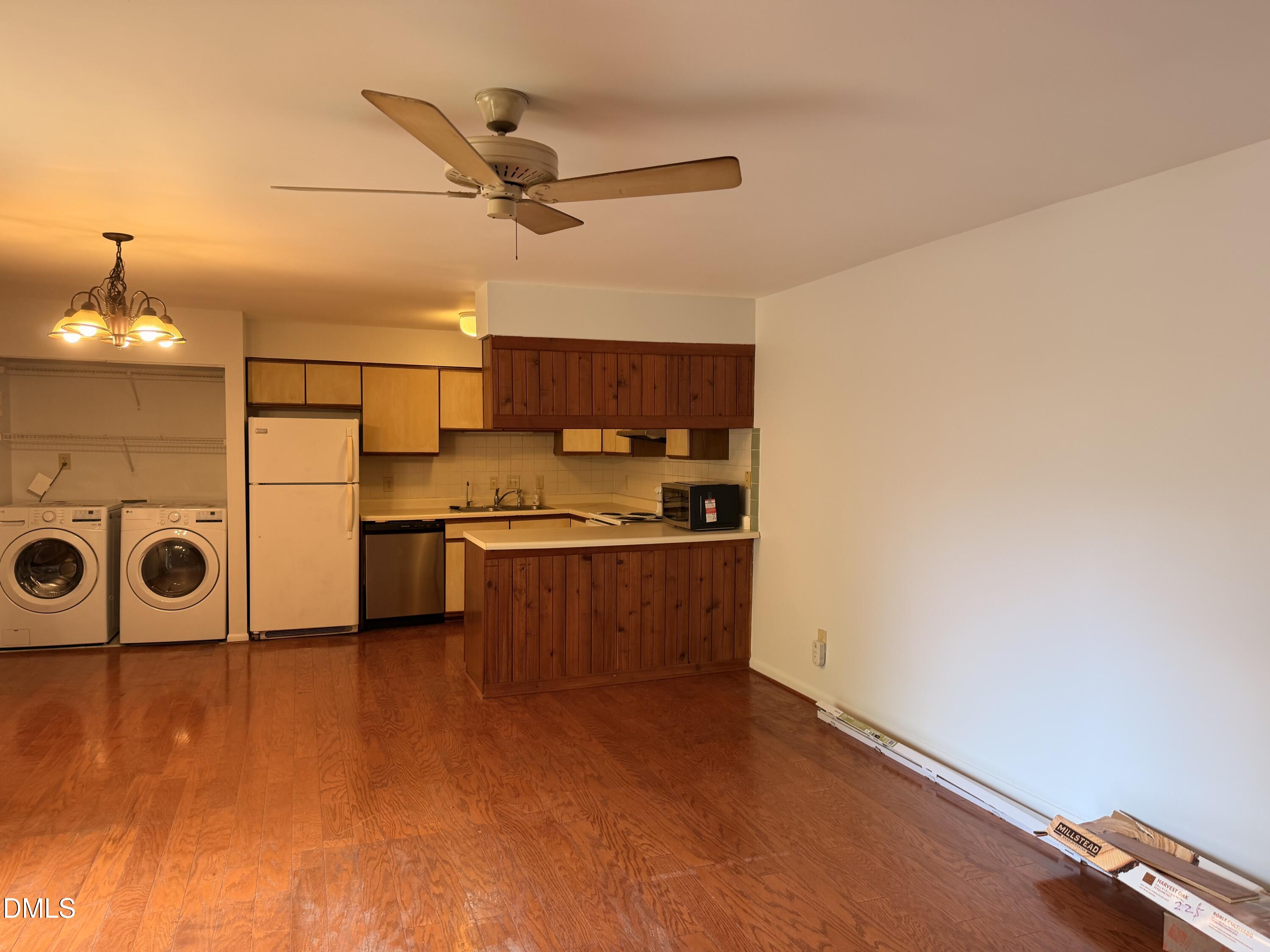 225 Summerwalk Circle Property Photo 2
