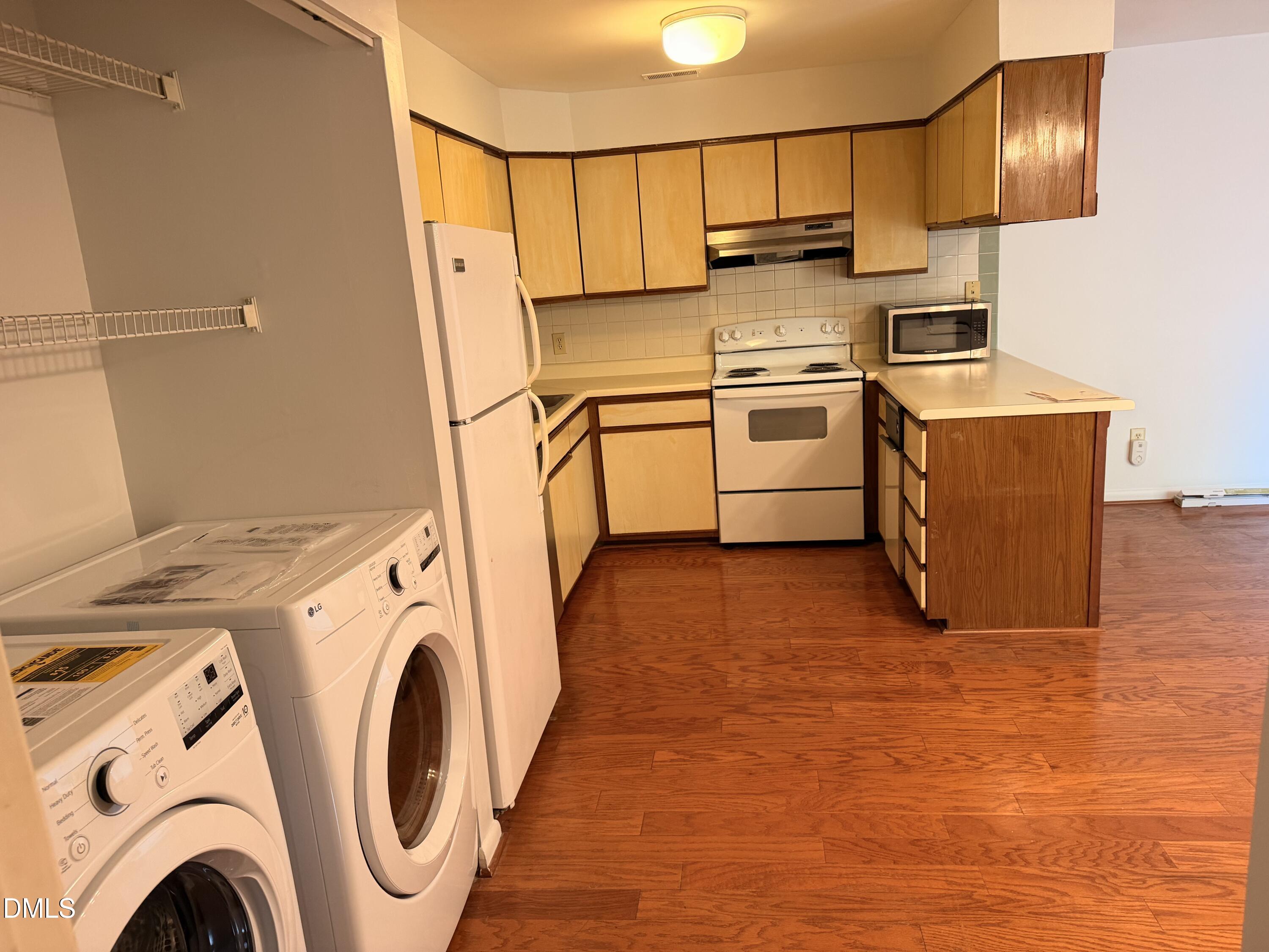 225 Summerwalk Circle Property Photo 3